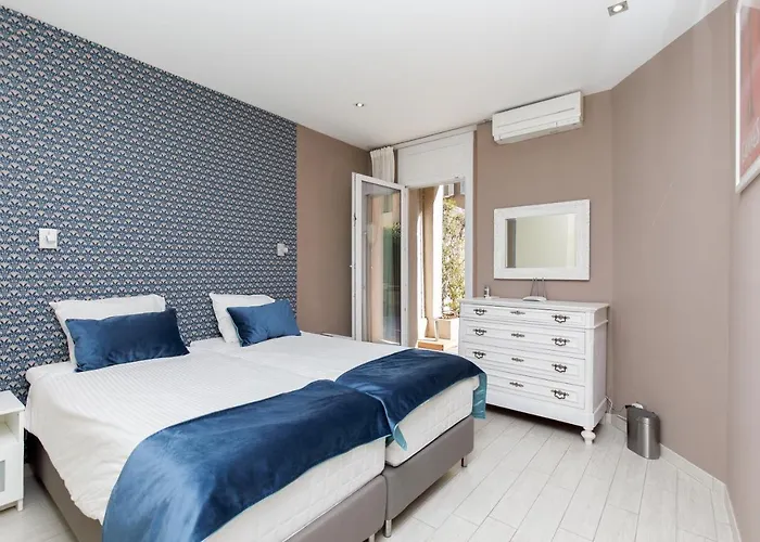 beautiful 3 room-flat near palais
